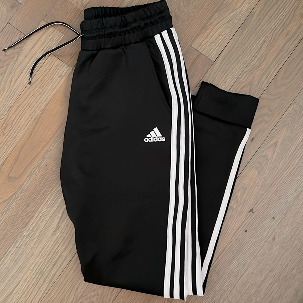 Adidas joggers size S